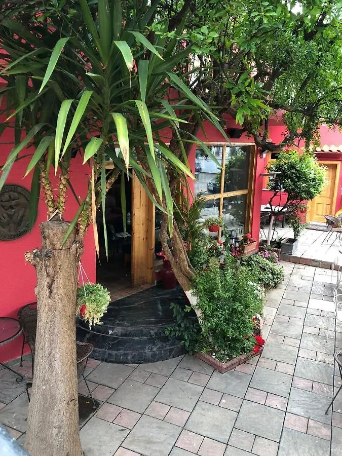 Red Goat Hostel Tirana